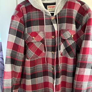 Men’s Large quiltsed flannell shirt/jacket with hood.